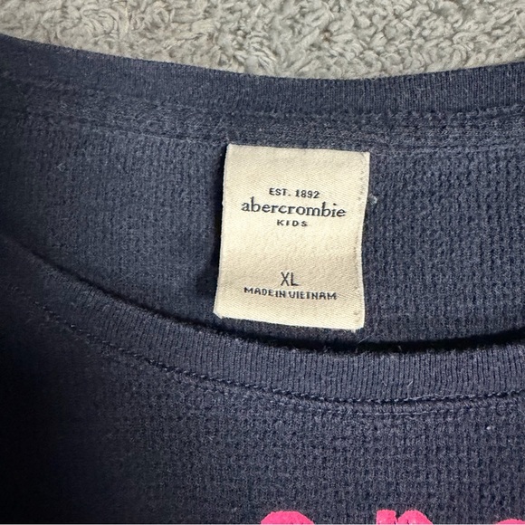 Abercrombie & Fitch Y2K Graphic Long Sleeve Tagged Girls XL (Womens XS/Small) - Picture 4 of 5